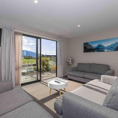 Great Views From New 2 Bedroom Apartment Te Anau Exterior foto