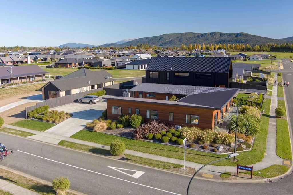 Great Views From New 2 Bedroom Apartment Te Anau Exterior foto